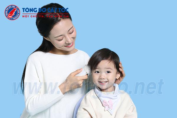 Cách dùng tông đơ cắt tóc cho bé an toàn