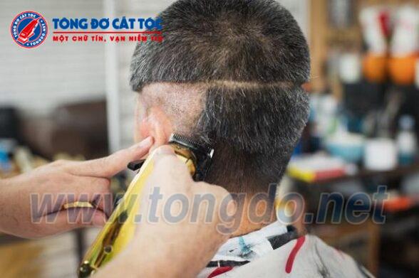 Cách Sử Dụng Tông Đơ Để Cắt Tóc Pompadour
